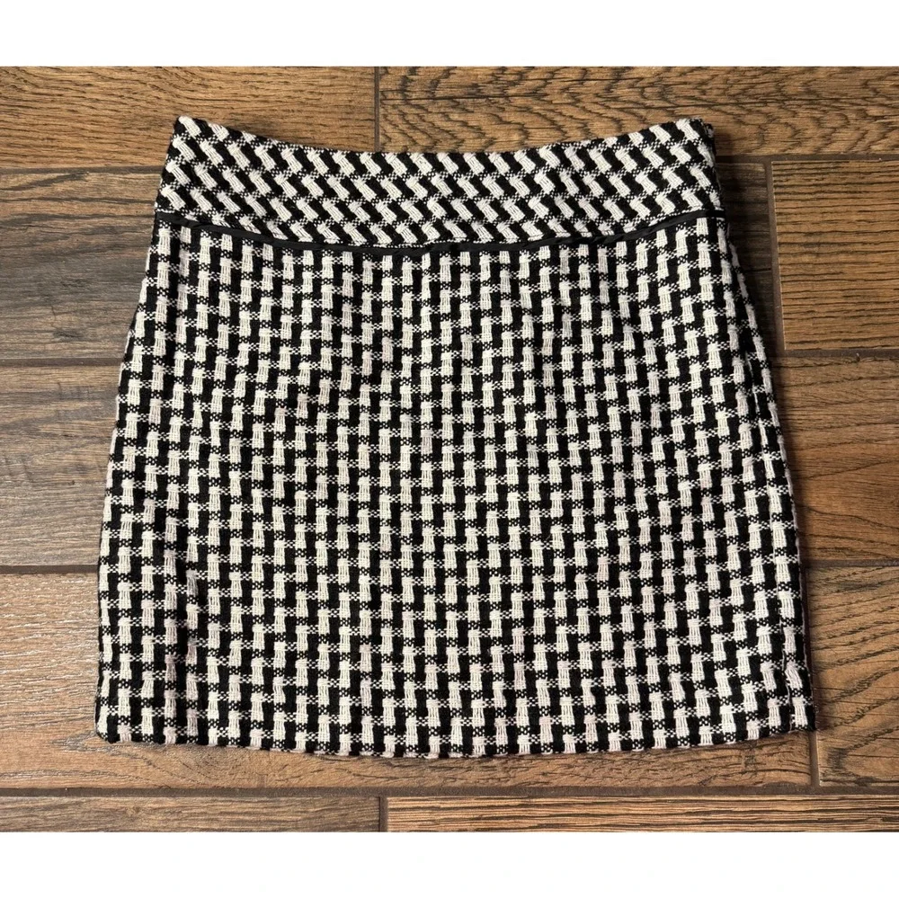 LOFT Women's Size 6 Black White Houndstooth Textured‎ Mini Skirt Lined NWT